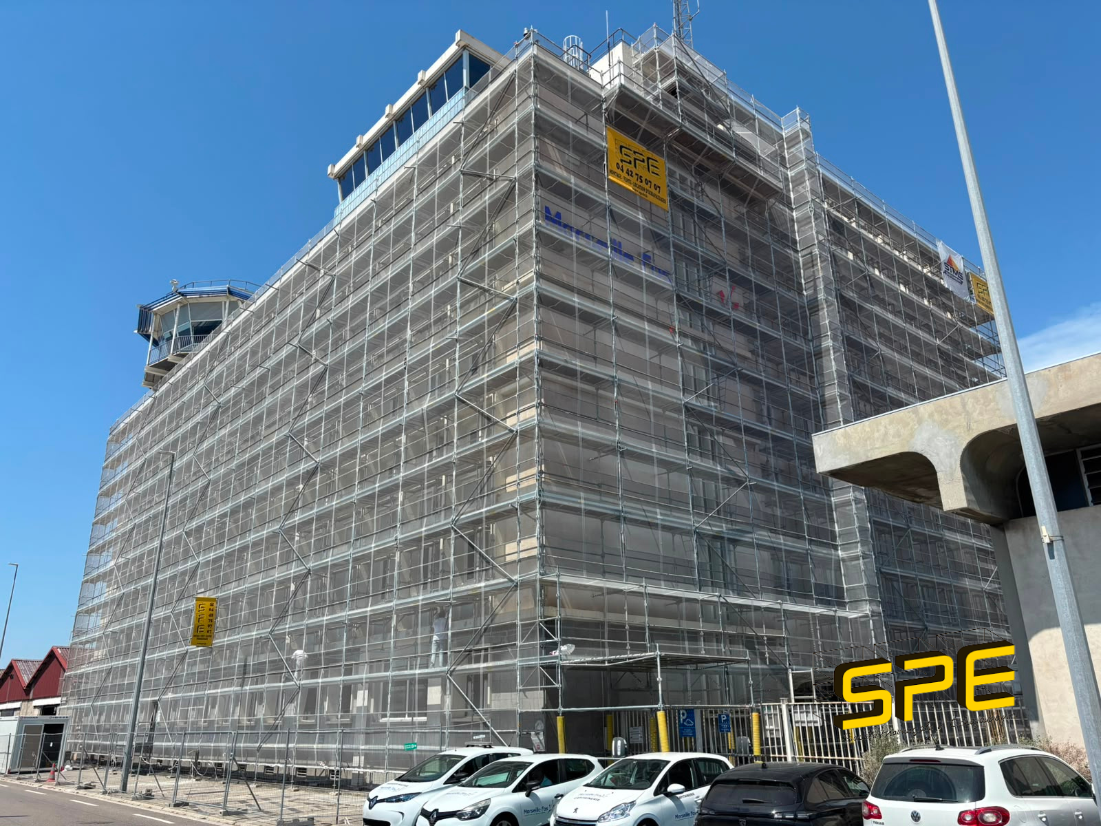 Échafaudage de façade classe 3 pour le ravalement du bâtiment Saint Cassien à Marseille