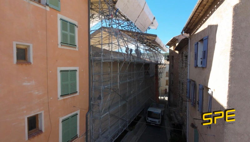 Location d'un échafaudage dans le Var à Châteaudouble