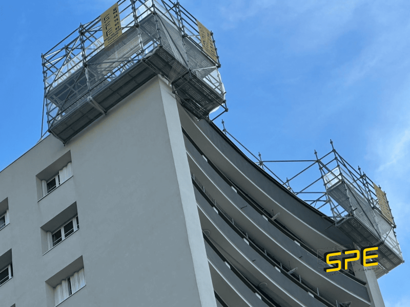 Échafaudages suspendus à Marseille 