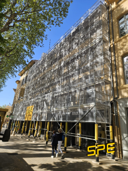 Aix-en-Provence, place des Prêcheurs à côté du palais de justice