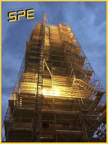 Pose d'un échafaudage basilique de Menton