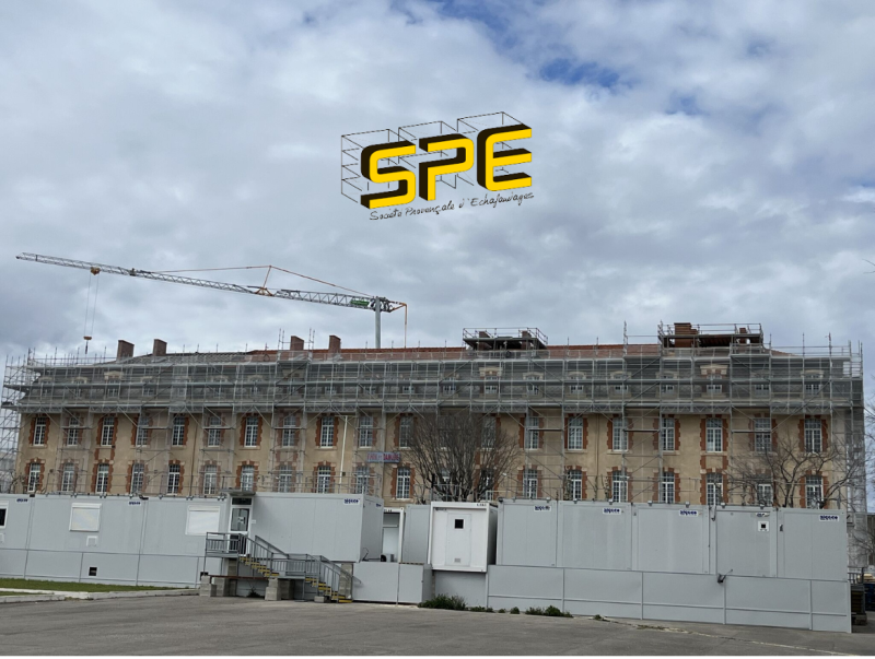 Échafaudage au Lycée Militaire d'Aix-en-Provence (LMA)